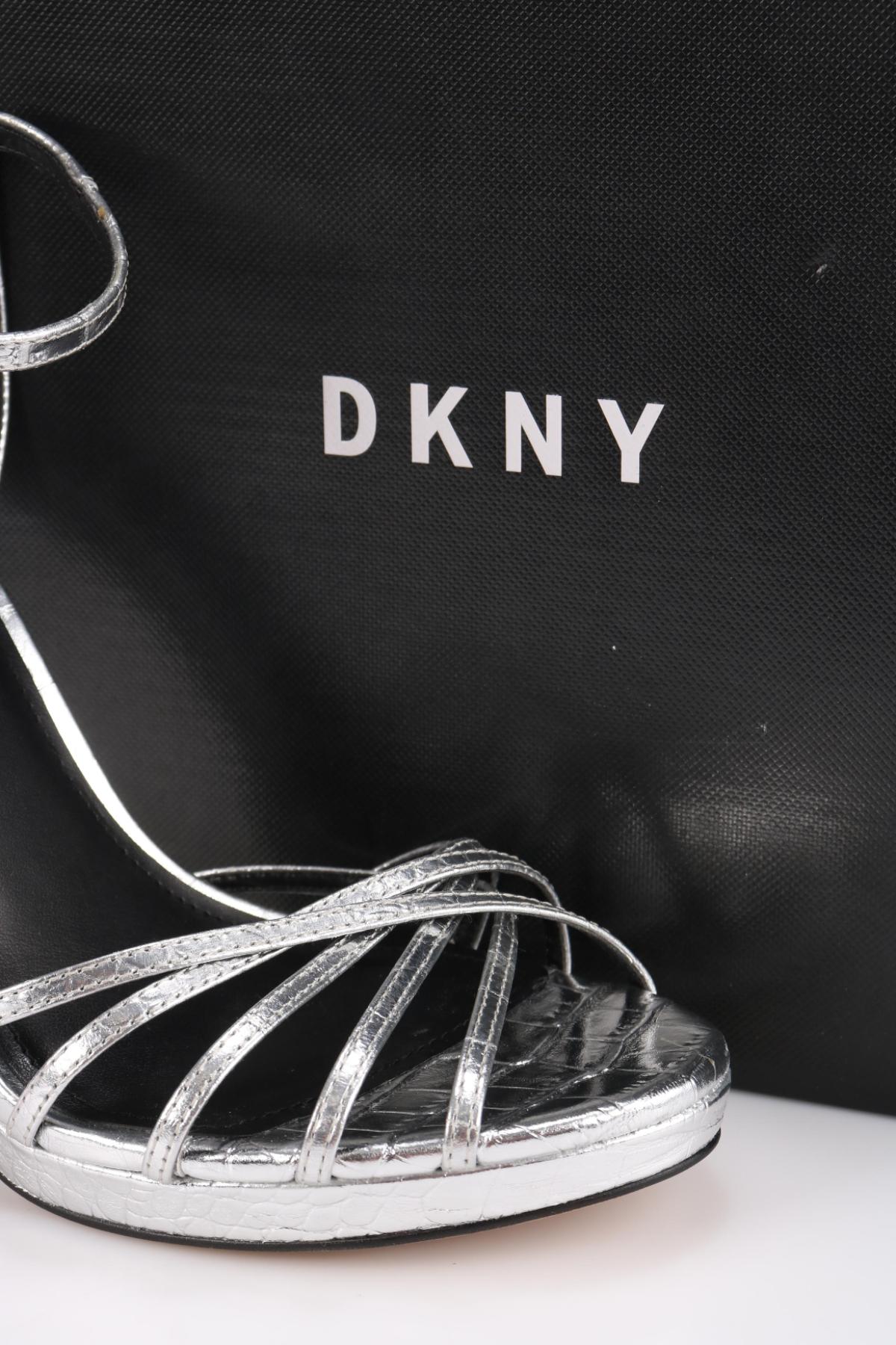 Сандали на ток DKNY4