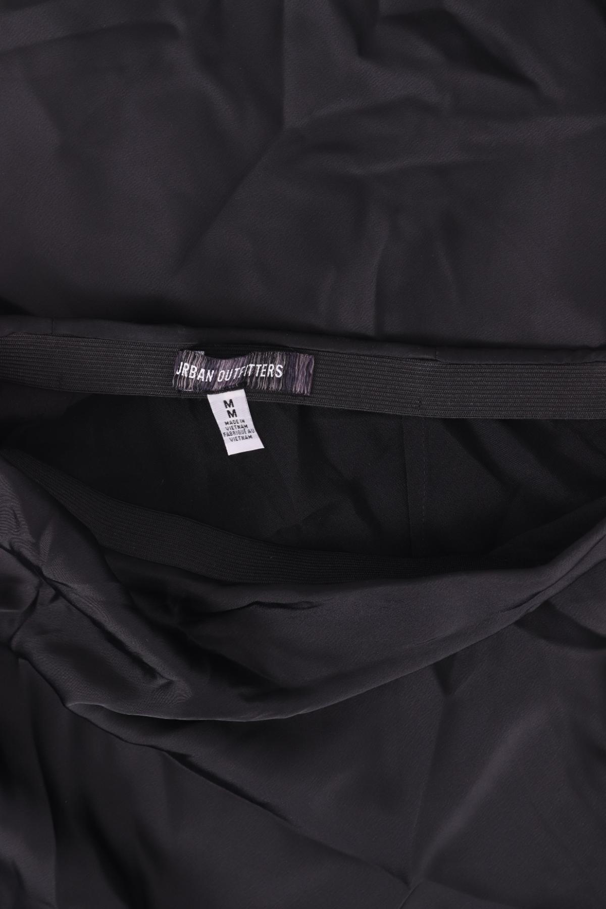 Пола URBAN OUTFITTERS3