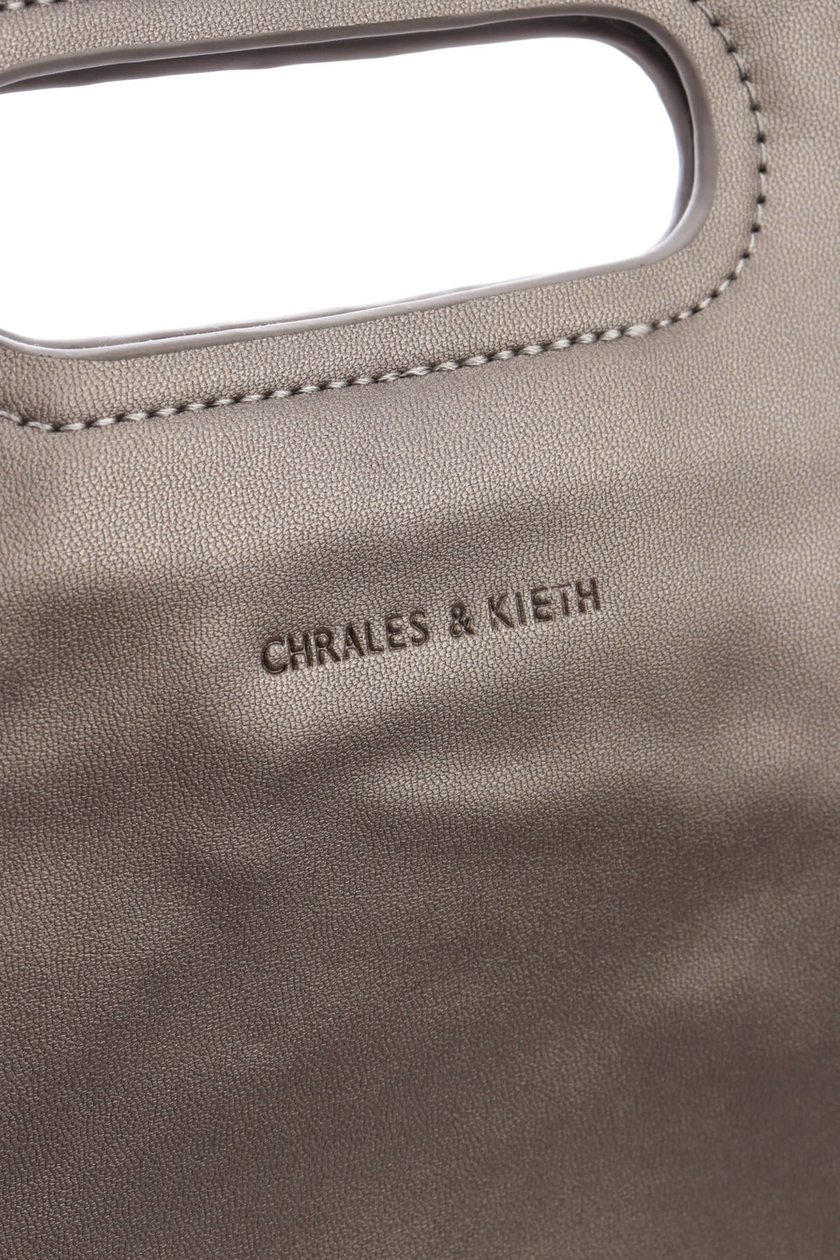Кожена чанта CHARLES & KEITH4