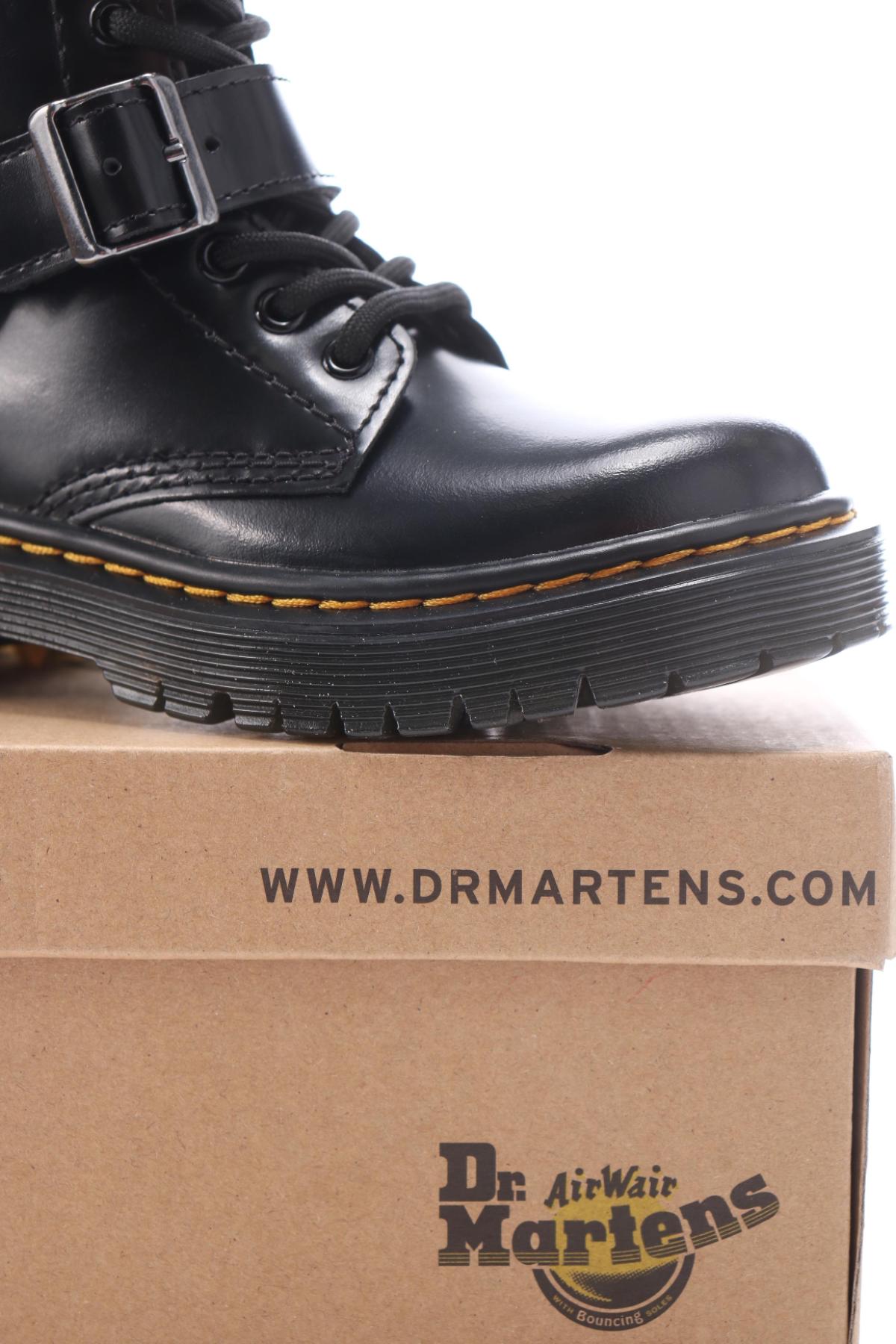 Боти DR. MARTENS4