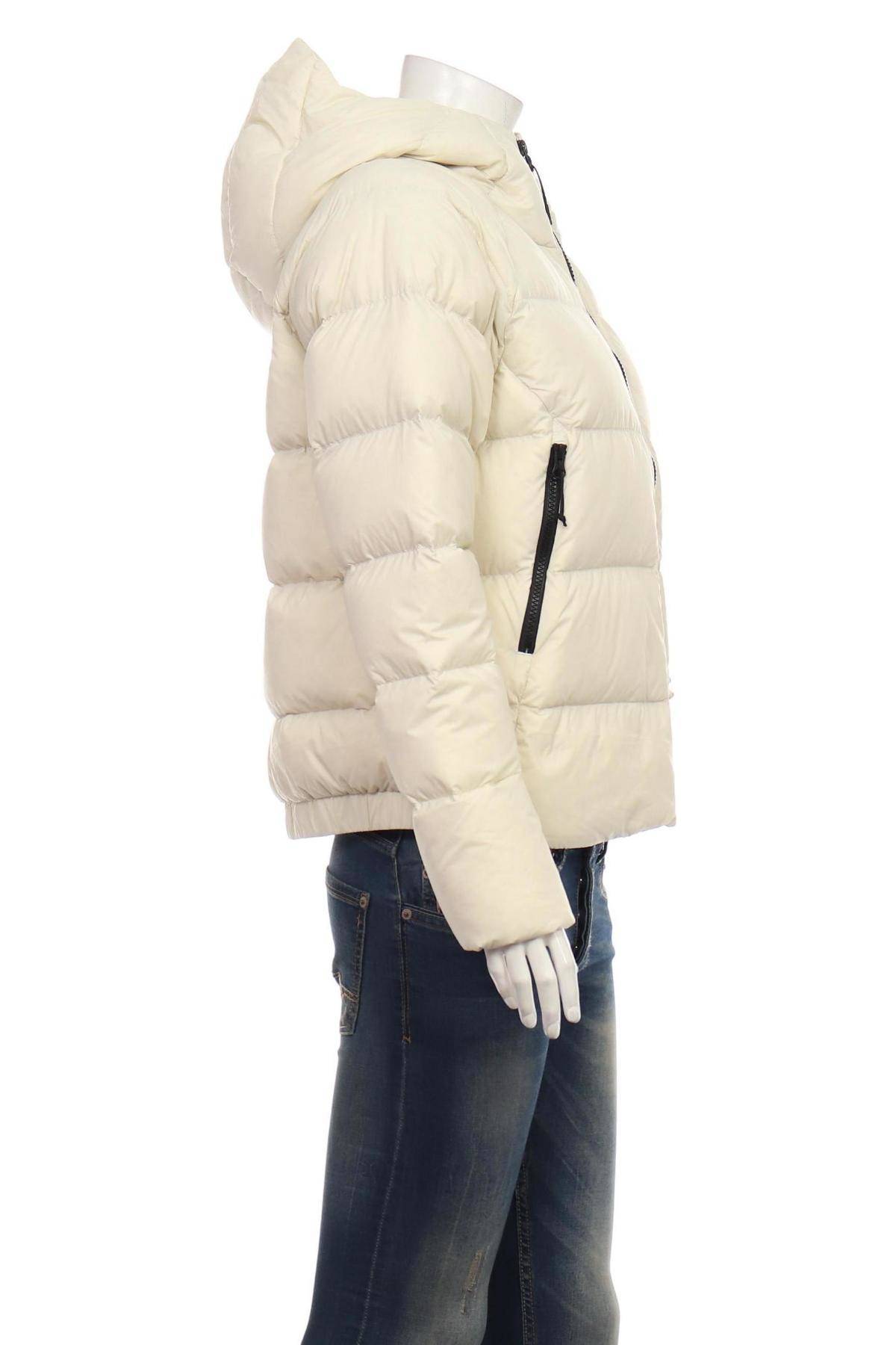 Спортно яке THE NORTH FACE3 - Mania Спортно яке THE NORTH FACE3