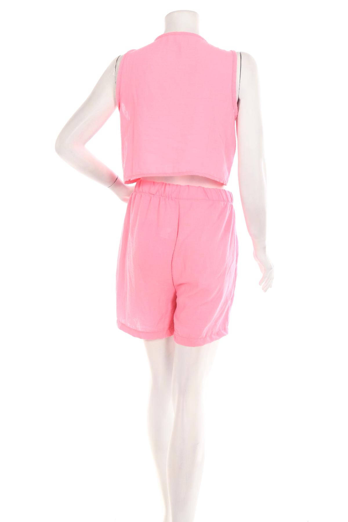 Костюм с панталон NO NAME2