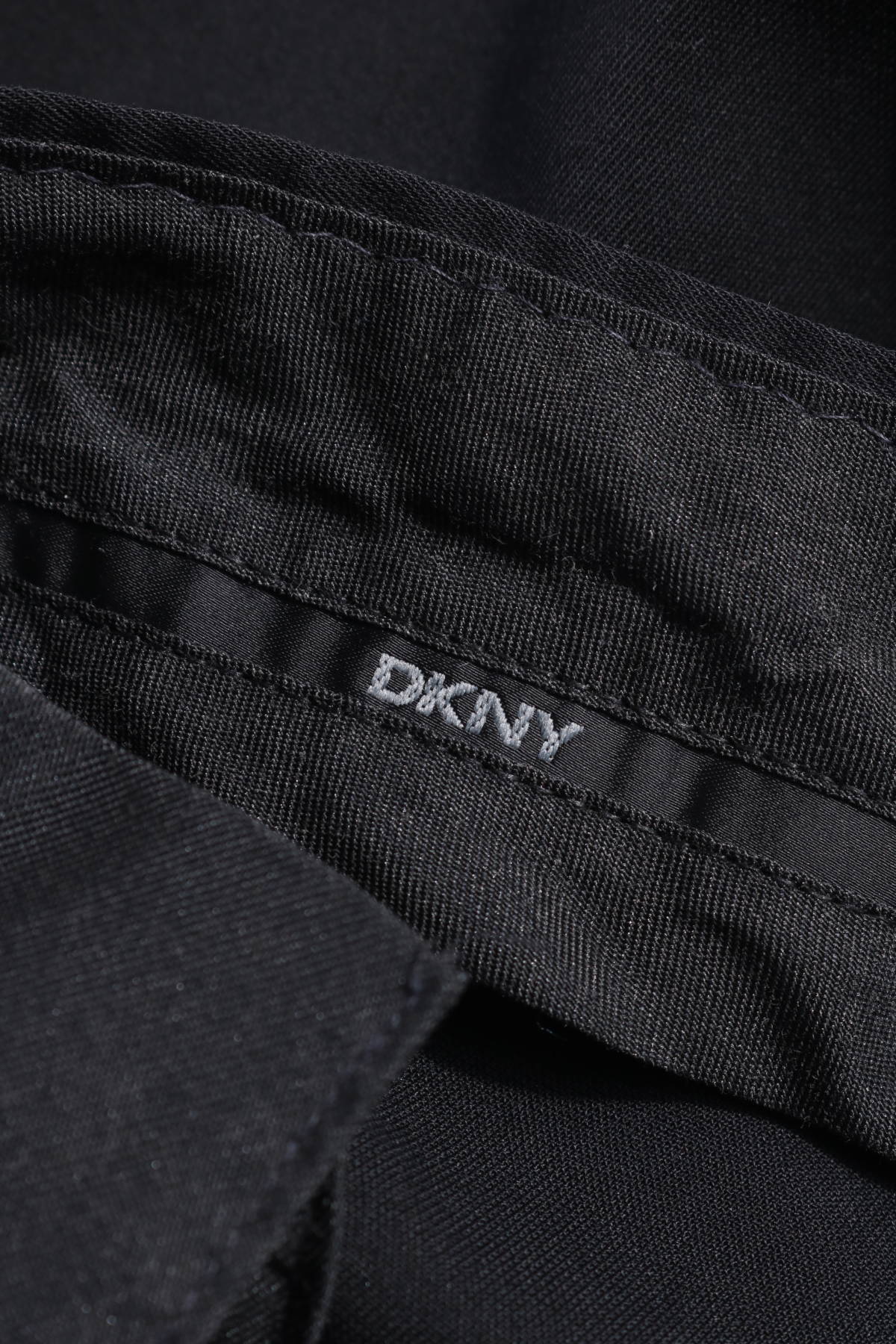 Официален панталон DKNY3